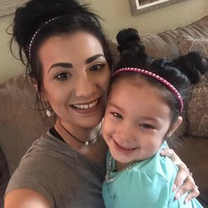 Meet your Posher, Gloria